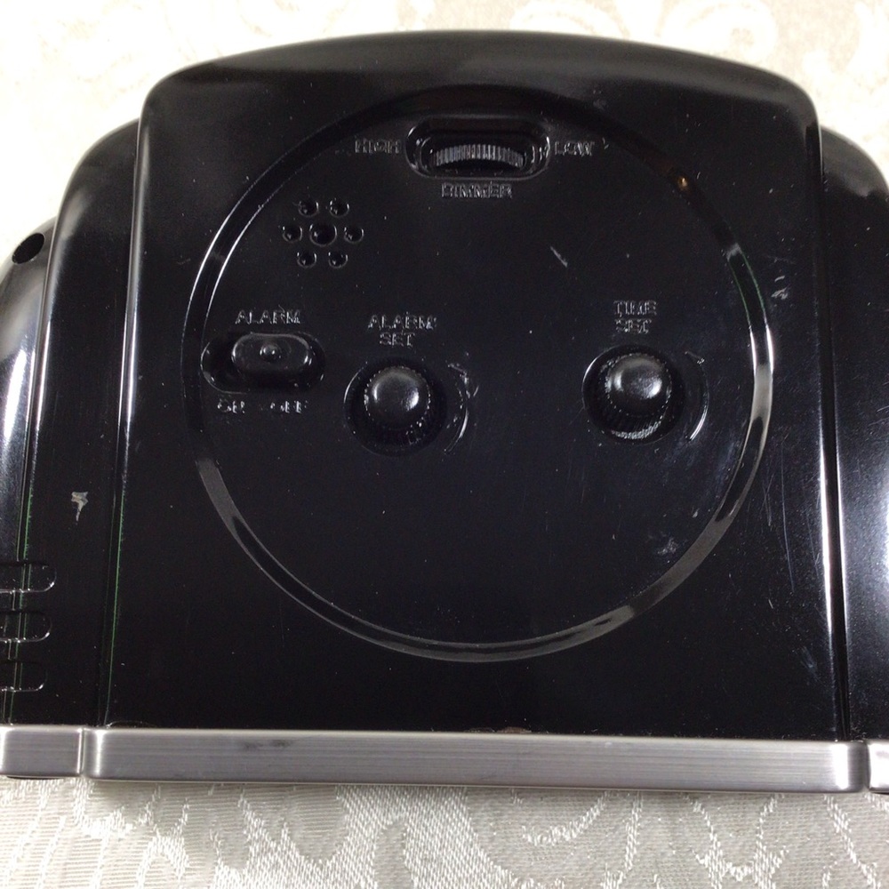 Crosley Black Art Deco 1920’s Style Battery Operated Alarm Clock - Picture 7 of 9